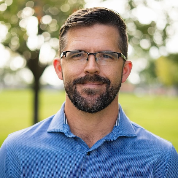 Headshot of Joshua Mee